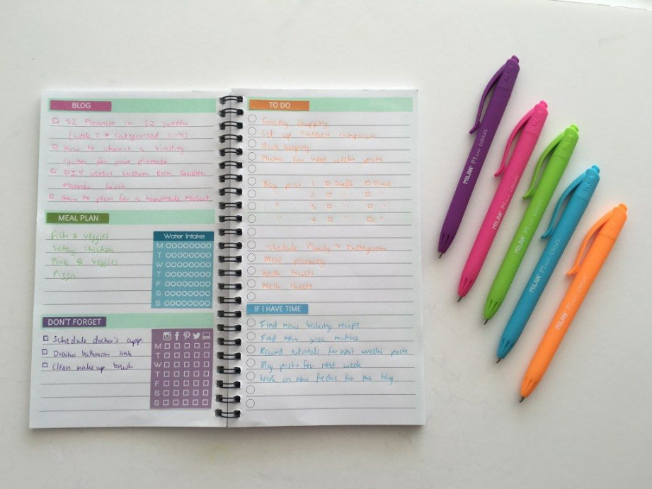 Using a Kmart lists book to plan your week ( Planners in